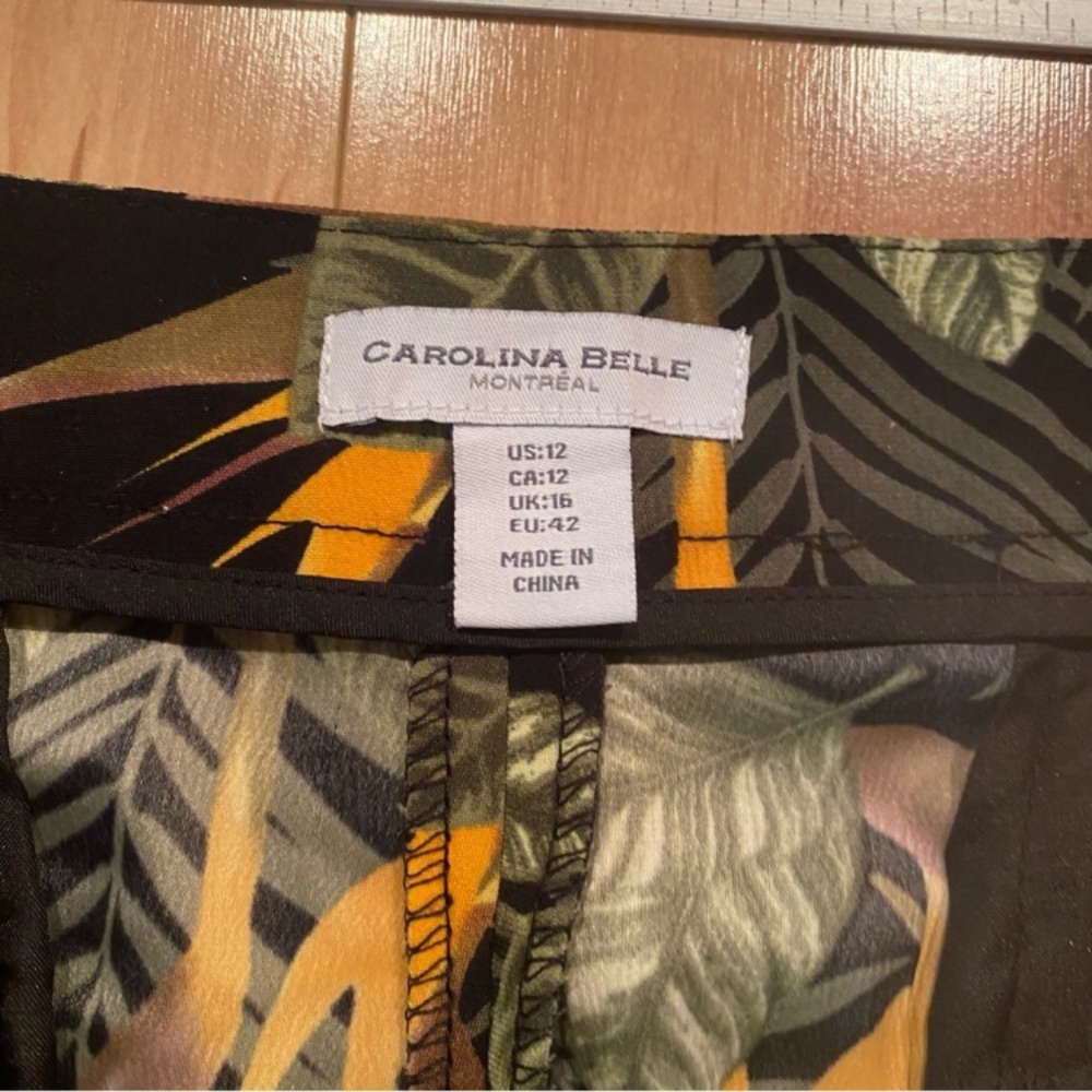 Carolina Belle Tropical print Shorts—Size 12 - Picture 3 of 4